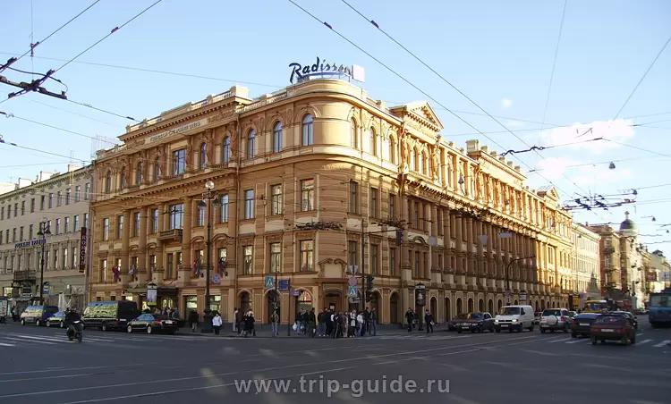 Гостиница «Рэдиссон Роял» стоит на пересечении Невского и Владимирского проспектов Гостиница «Рэдиссон Роял» стоит на пересечении Невского и Владимирского проспектов