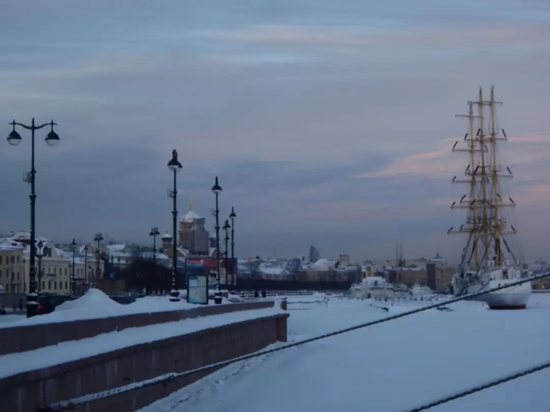 На набережной Лейтенанта Шмита На набережной Лейтенанта Шмита