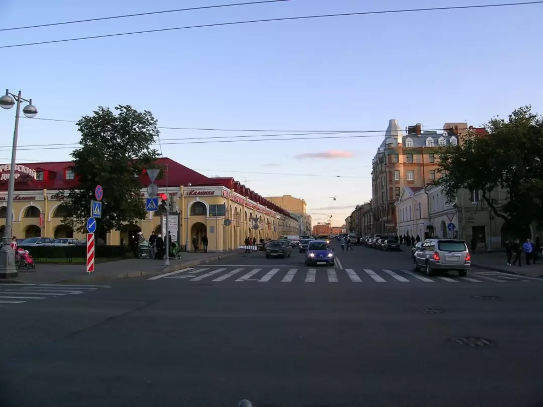 Перекресток 6-7 линии и Большого проспекта Перекресток 6-7 линии и Большого проспекта