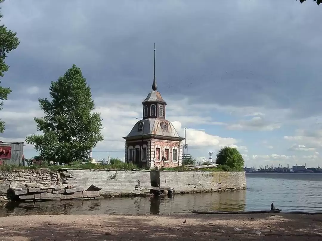 Санкт-Петербург, Васильевский остров, Кроншпиц (сторожевое здание) Галерной гавани (1754 г.) Санкт-Петербург, Васильевский остров, Кроншпиц (сторожевое здание) Галерной гавани (1754 г.)