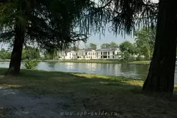 Крестовский остров