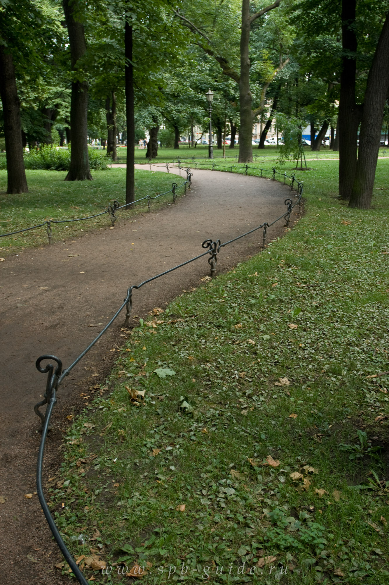 Александровский сад в Санкт-Петербурге