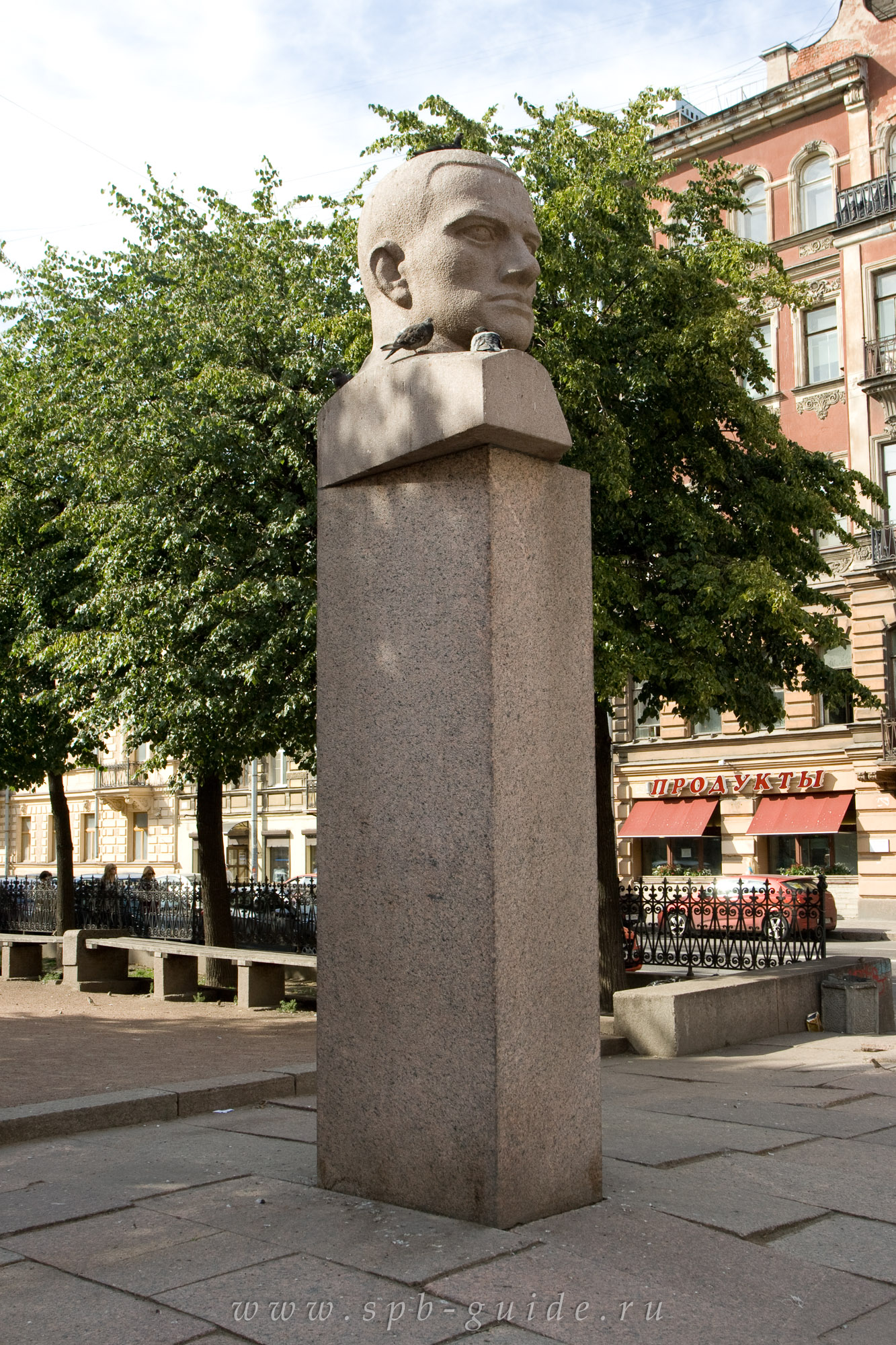 Памятник Маяковскому Памятник Маяковскому