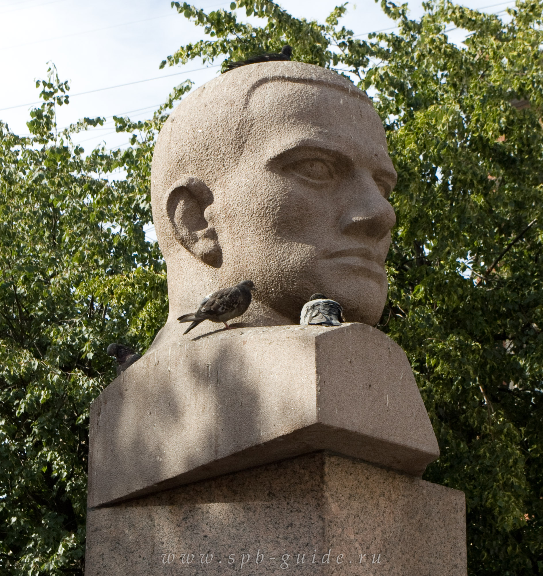 Памятник Маяковскому в Санкт-Петербурге Памятник Маяковскому в Санкт-Петербурге