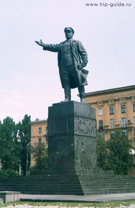 Памятник С.М. Кирову на Кировской площади Памятник С.М. Кирову на Кировской площади