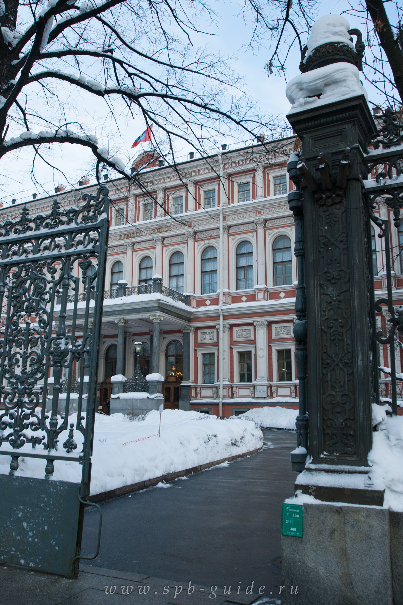 Николаевский дворец, ныне Дворец Труда в Санкт-Петербурге Николаевский дворец, ныне Дворец Труда в Санкт-Петербурге