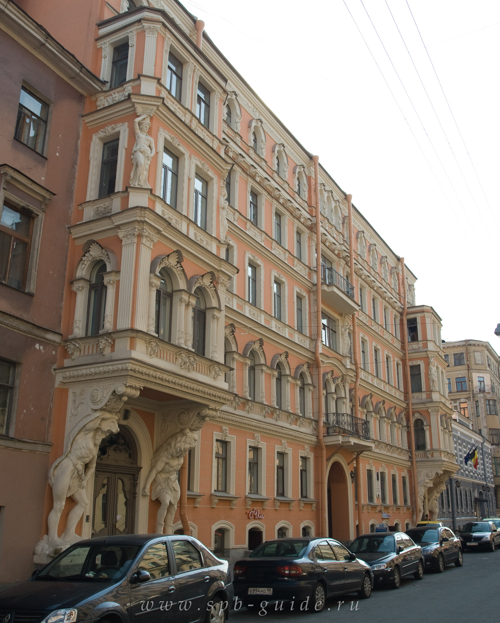 Дом с атлантами на Саперном переулке в Санкт-Петербурге Дом с атлантами на Саперном переулке в Санкт-Петербурге