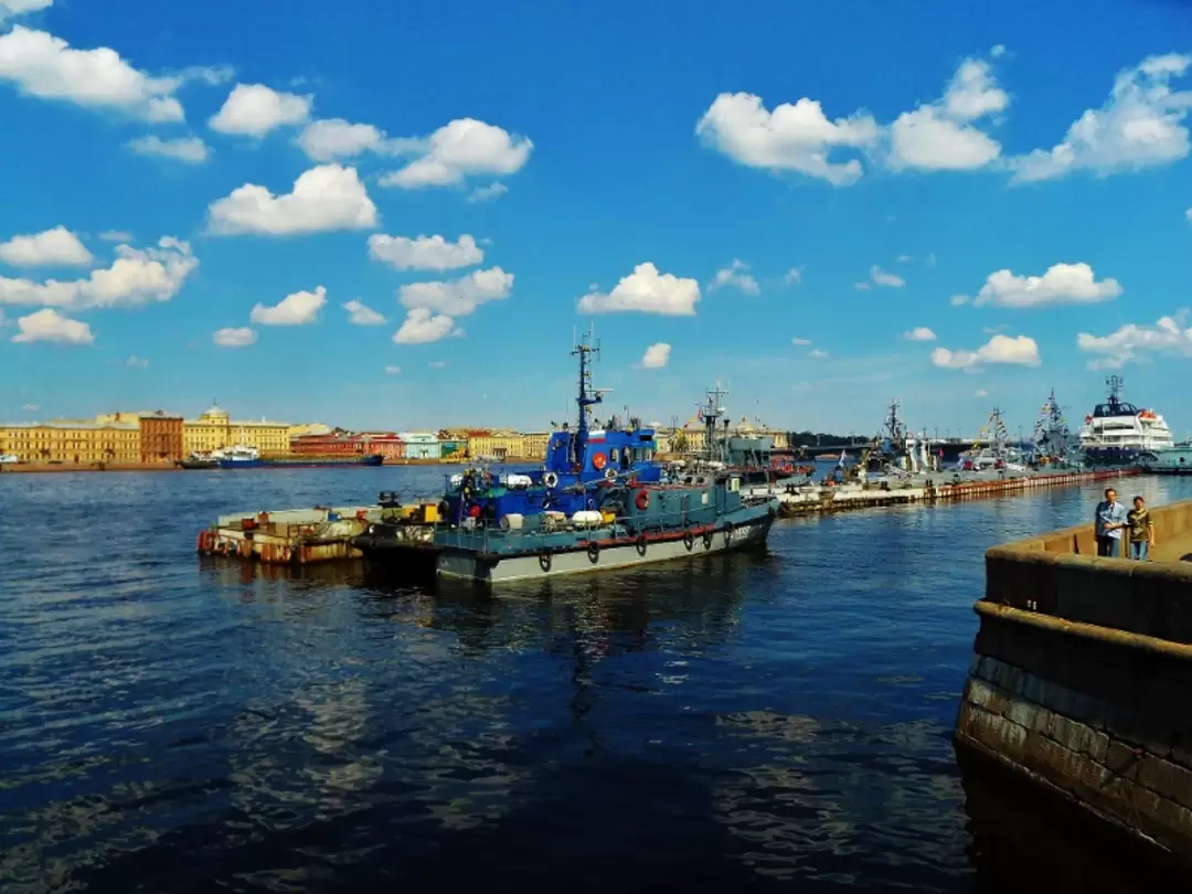 Английская набережная в день ВМФ Английская набережная в день ВМФ