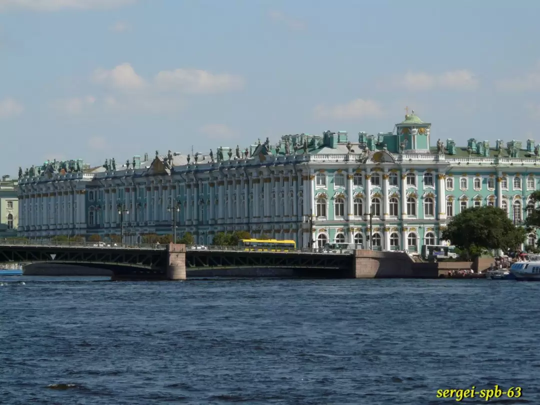Дворцовый мост и Зимний дворец Дворцовый мост и Зимний дворец