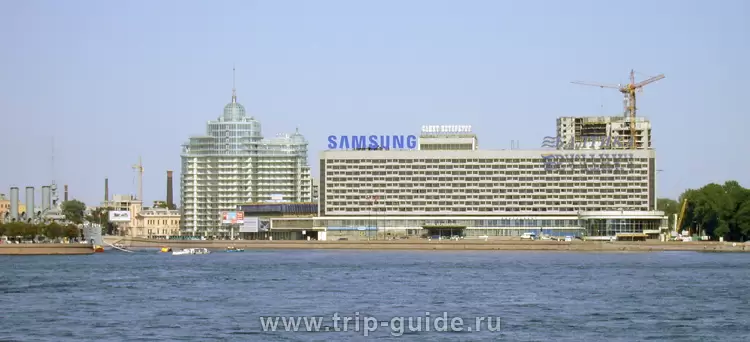 Гостиница «Санкт-Петербург» на Пироговской набережной Невы Гостиница «Санкт-Петербург» на Пироговской набережной Невы