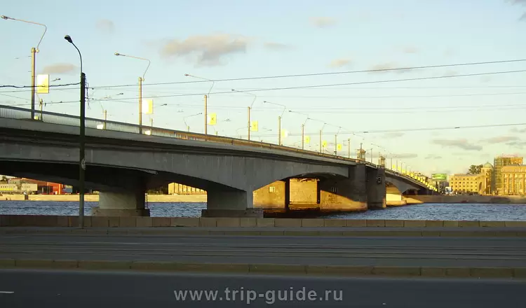 Мост Александра Невского в Санкт-Петербурге Мост Александра Невского в Санкт-Петербурге
