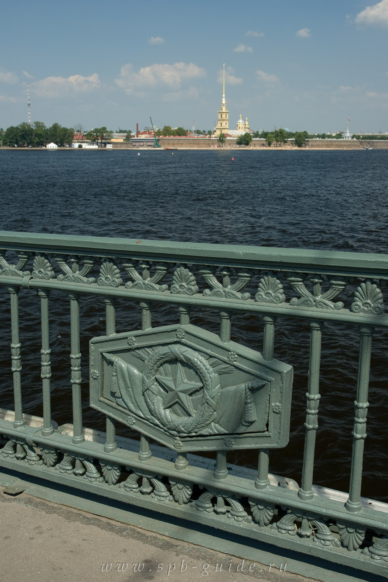 Ограда Дворцового моста Ограда Дворцового моста