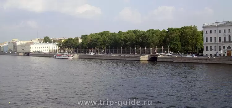 Вид на Летний сад с Троицкого моста Вид на Летний сад с Троицкого моста