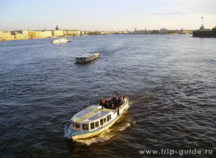 Вид на Неву с Троицкого моста Вид на Неву с Троицкого моста