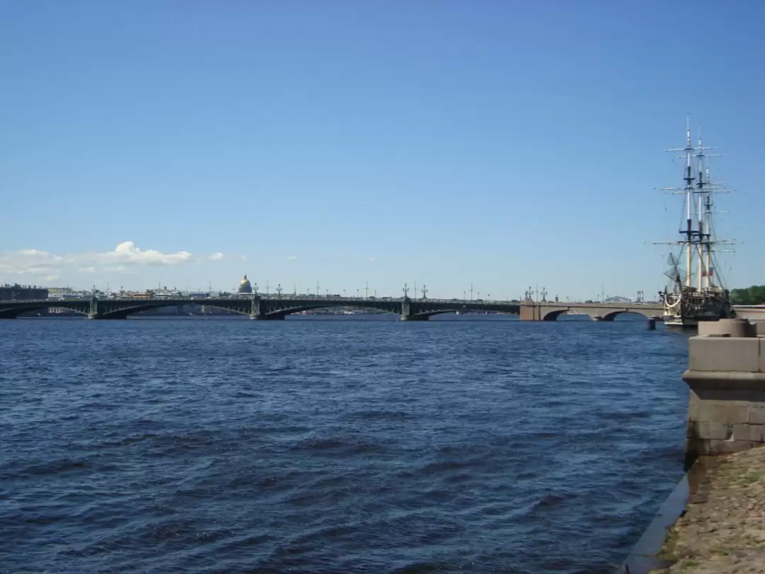 Вид на Троицкий мост Вид на Троицкий мост