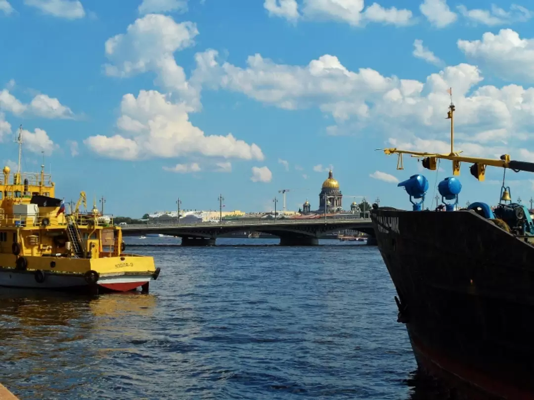Вид на Троицкий мост Вид на Троицкий мост