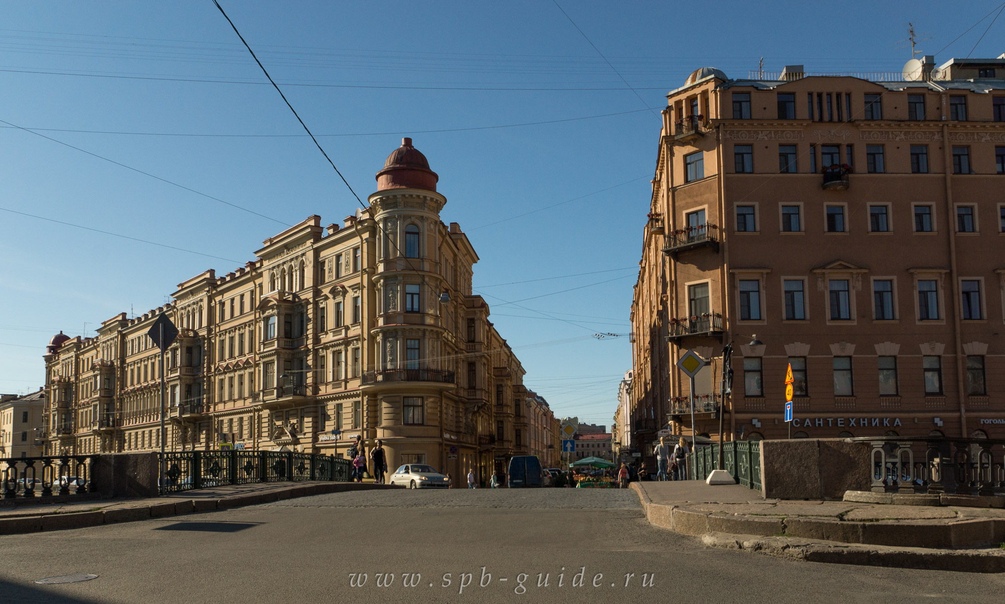 Доходный дом Ратькова-Рожнова (слева) и Доходный дом И. С. Никитина (справа) Доходный дом Ратькова-Рожнова (слева) и Доходный дом И. С. Никитина (справа)