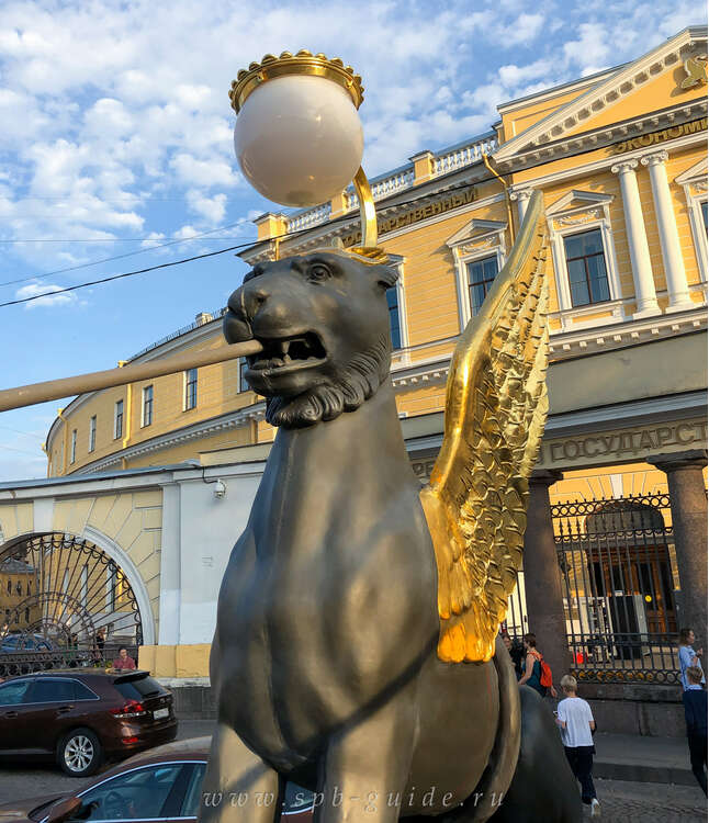 Грифоны в Санкт-Петербурге