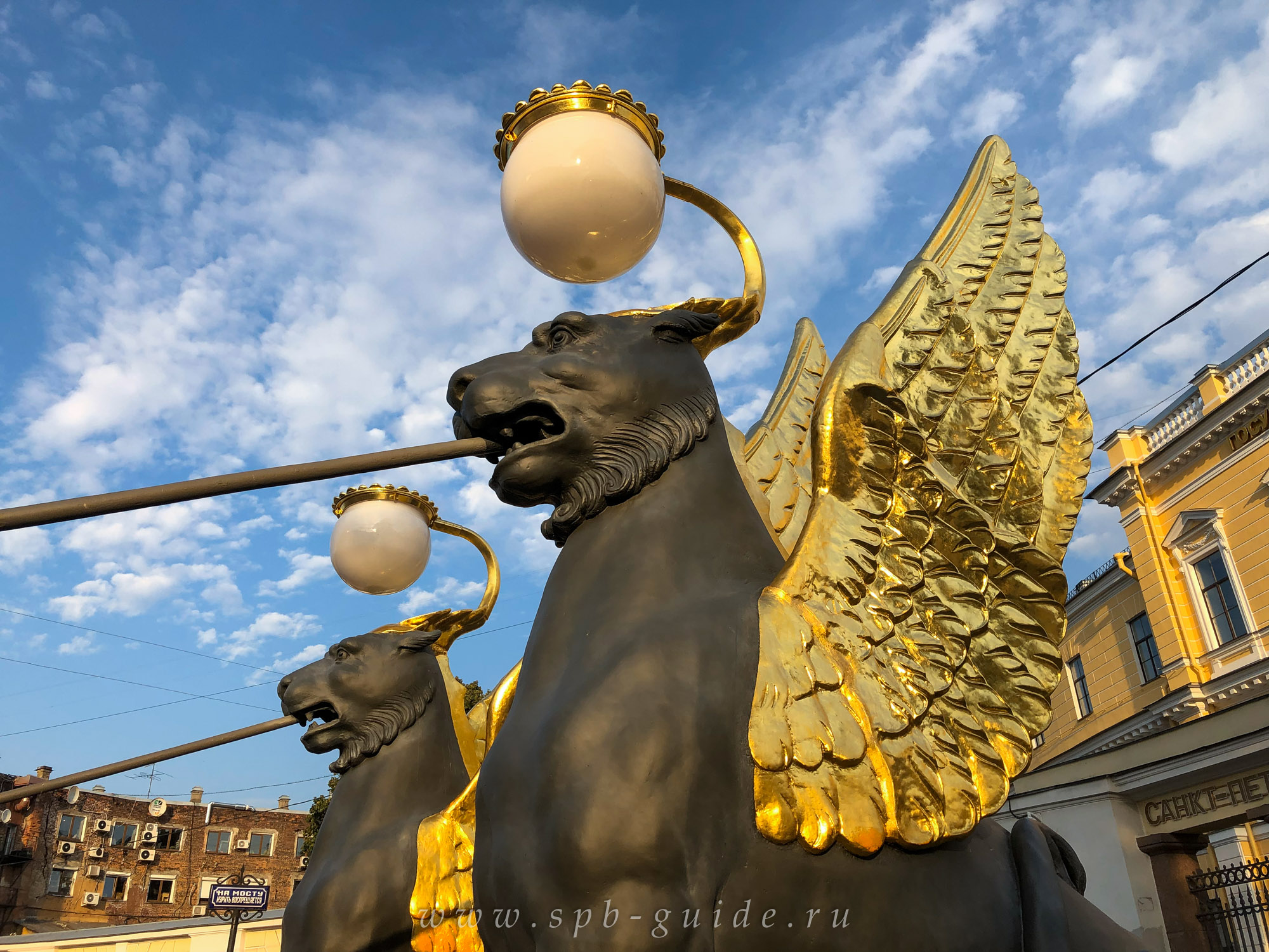 Мост с грифонами в санкт петербурге