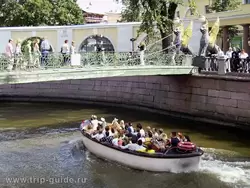 Прогулки на теплоходах по рекам и каналам