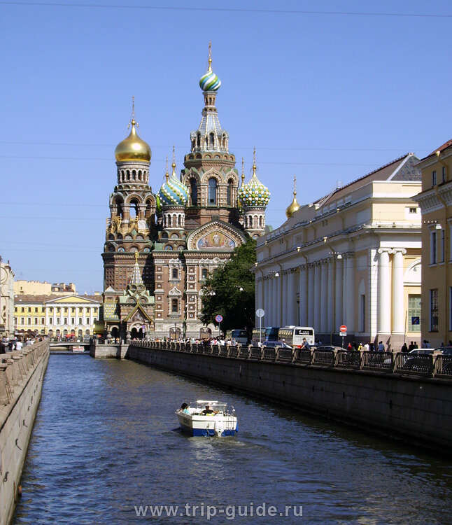 Храм Спаса на крови с моста