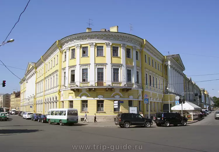 Дом Адамини в Санкт-Петербурге