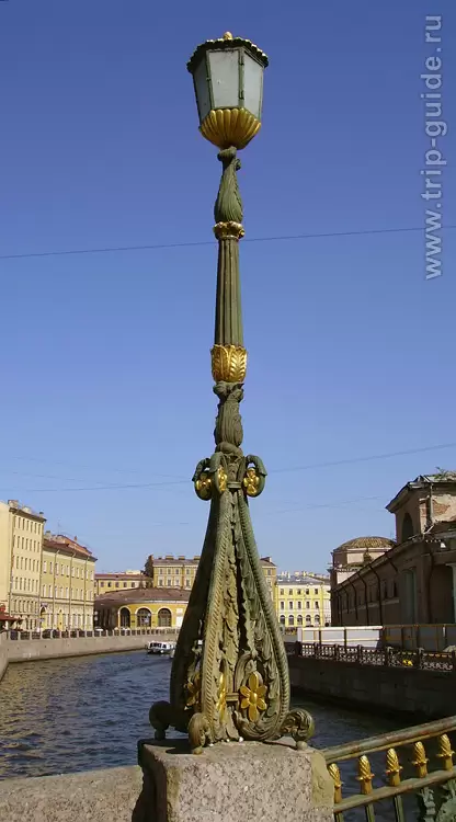 Фонарь на Большом Конюшенном мосту