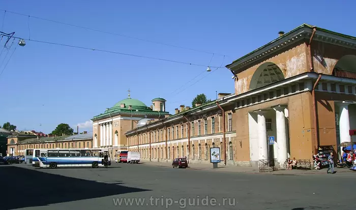 Конюшенная площадь и церковь Спаса Нерукотворного Образа при Придворно-конюшенной части