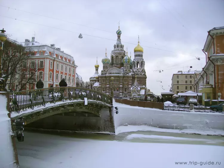 Мало-Конюшенный мост
