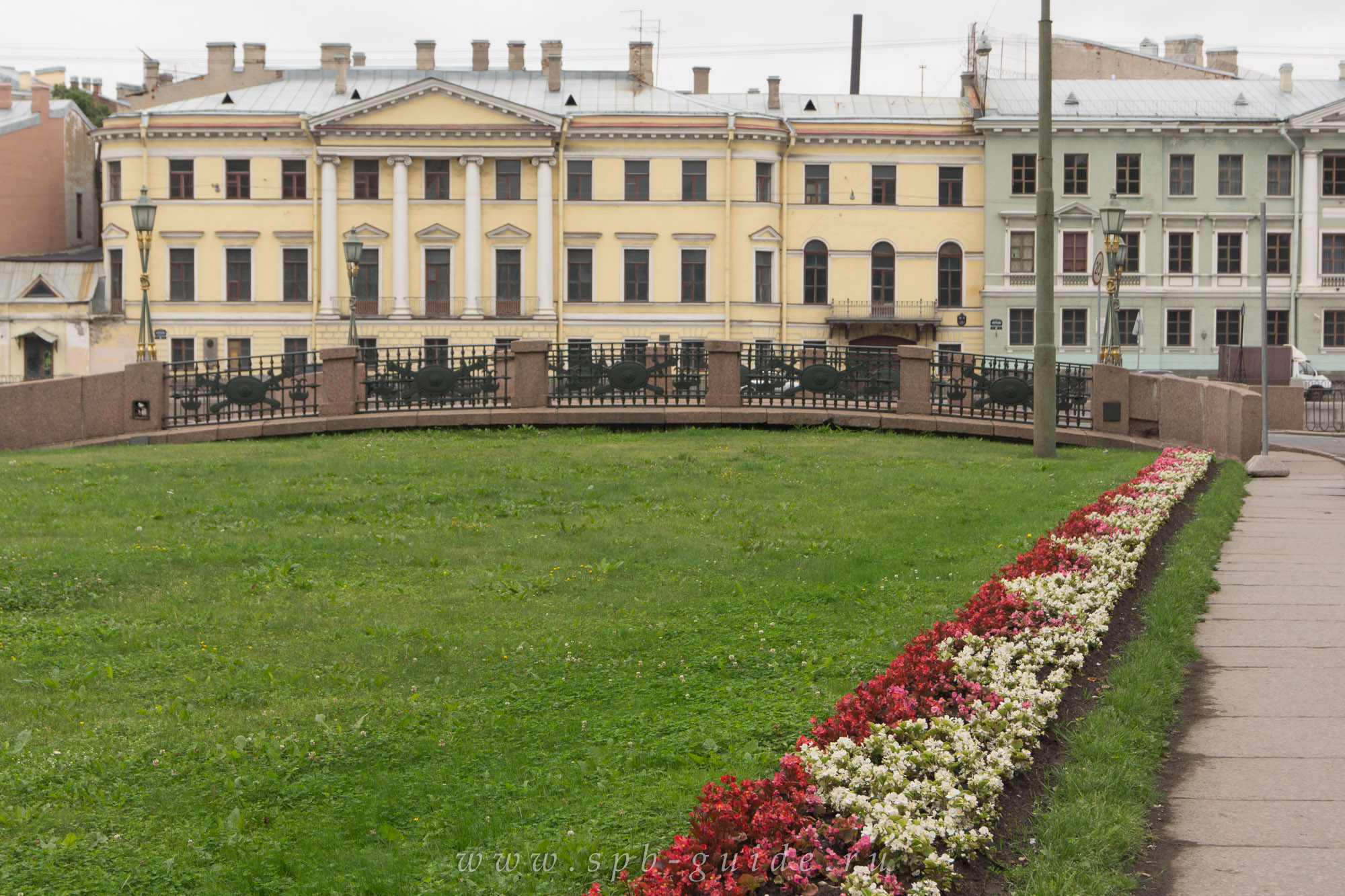2-й Инженерный (Ложный) мост через засыпанный Воскресенский канал