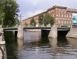 Крюков канал, Матвеев мост