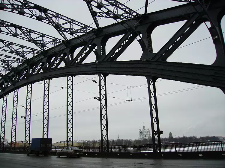 Большеохтинский мост в Санкт-Петербурге