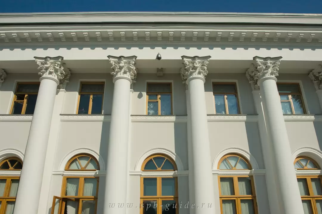 Елагин дворец, фасад