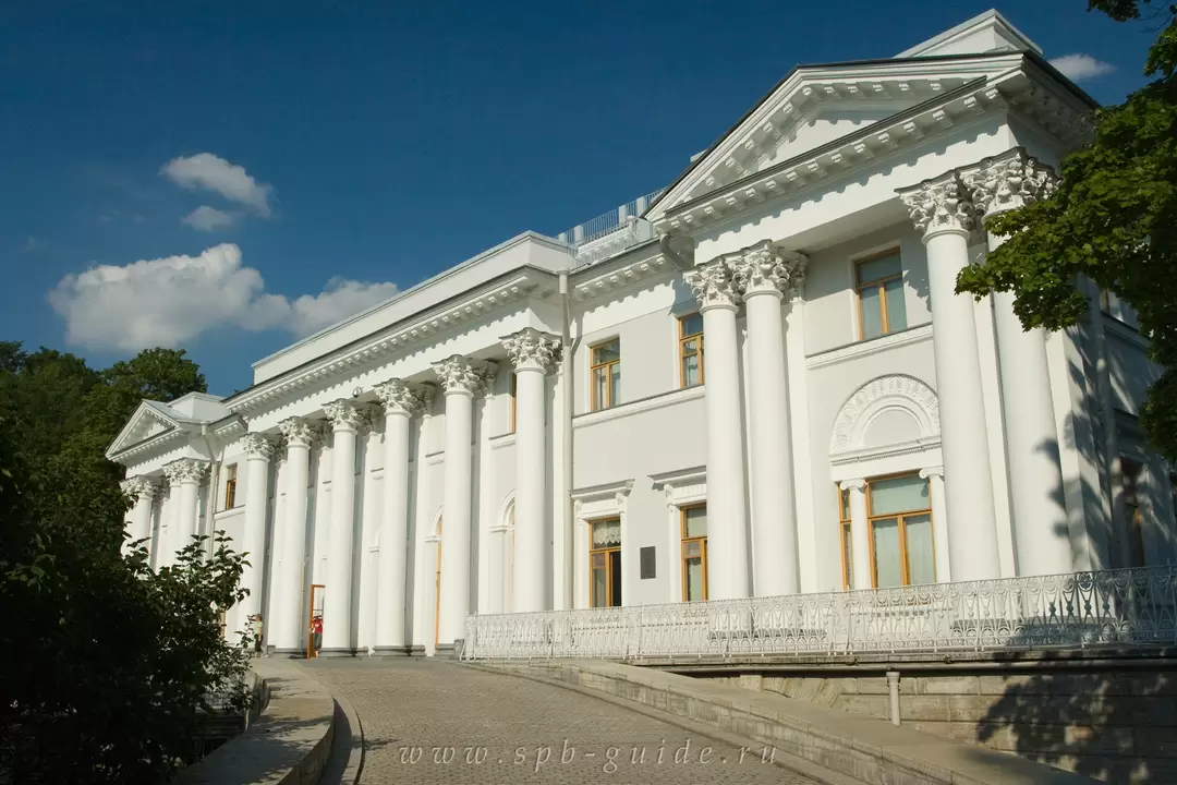 Елагин дворец в Санкт-Петербурге