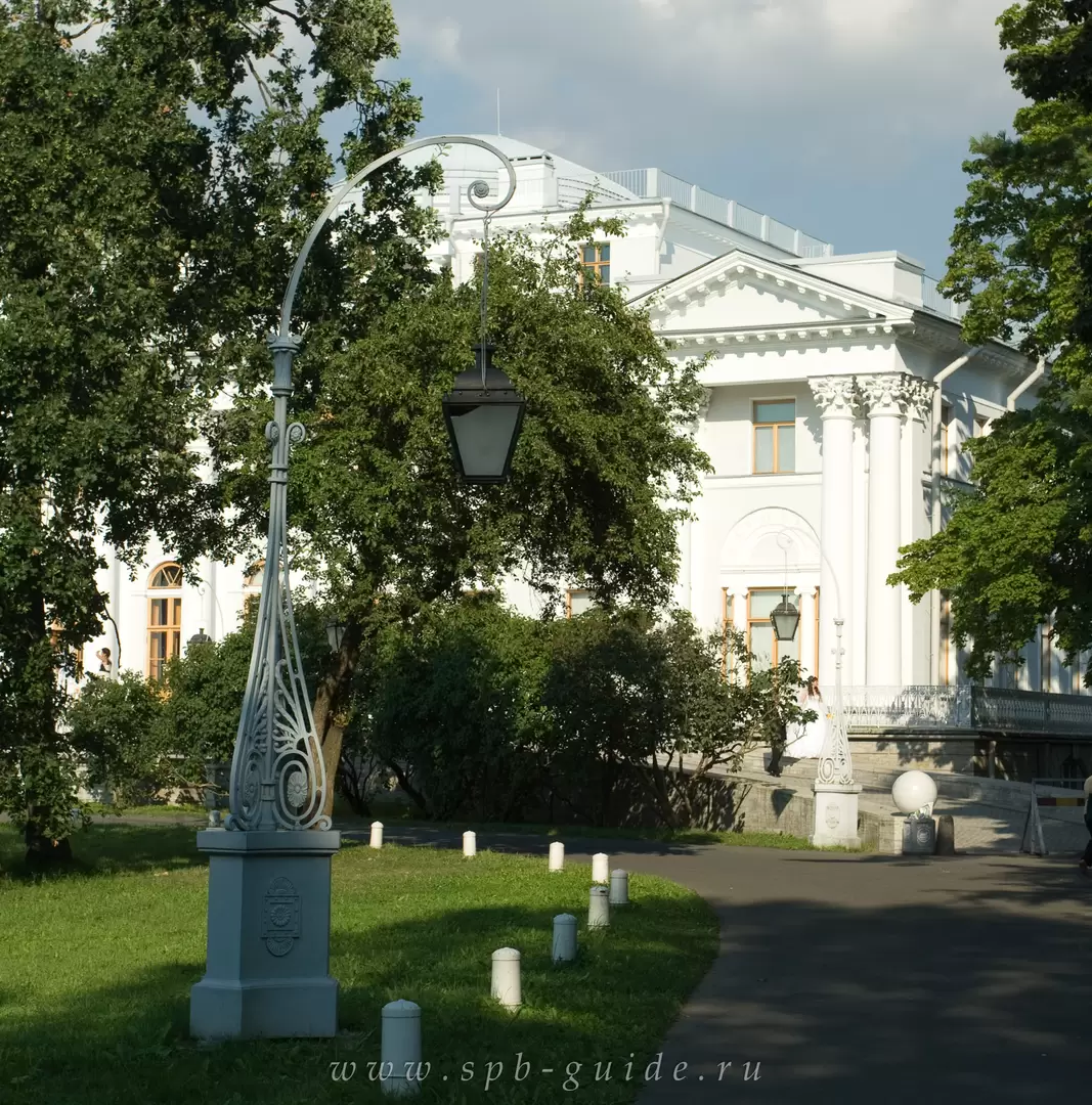 Фонари Елагина дворца