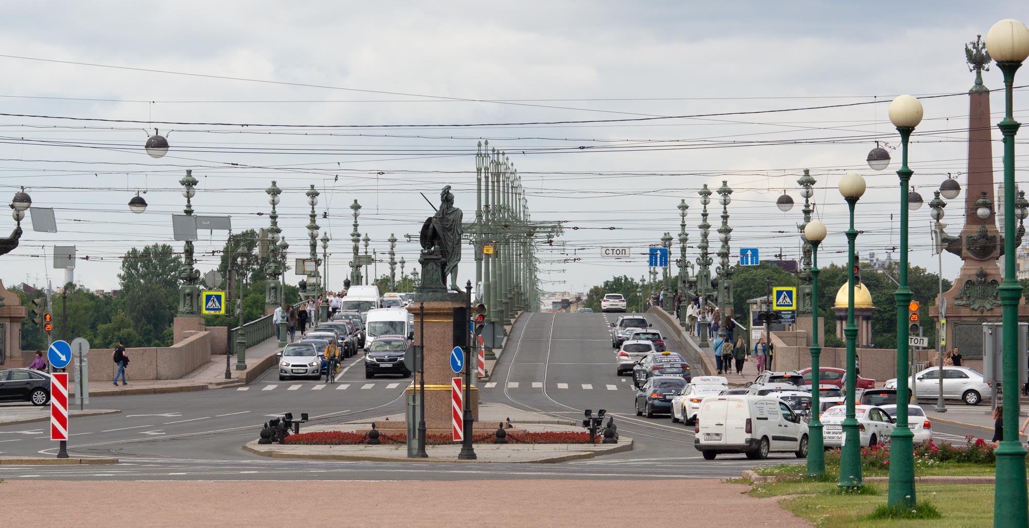 Троицкий мост и памятник А.В. Суворову, вид с Марсова поля Троицкий мост и памятник А.В. Суворову, вид с Марсова поля