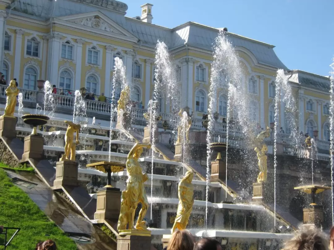 Фонтаны в Петергофе Фонтаны в Петергофе