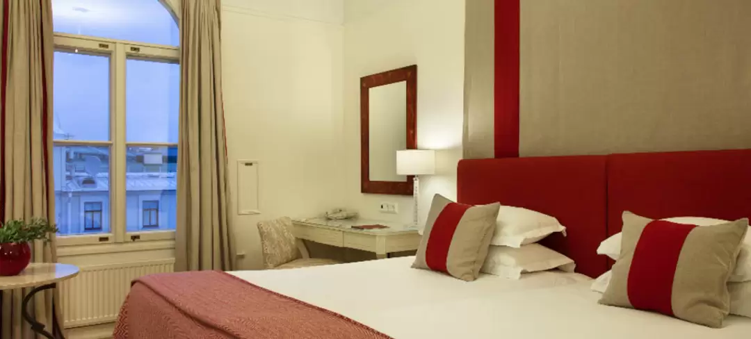 Представительский номер (Executive Room) в гостинице «Англетер» Представительский номер (Executive Room) в гостинице «Англетер»