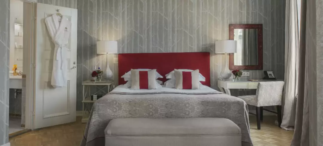 Полулюкс (Junior Suite) в гостинице «Англетер» Полулюкс (Junior Suite) в гостинице «Англетер»