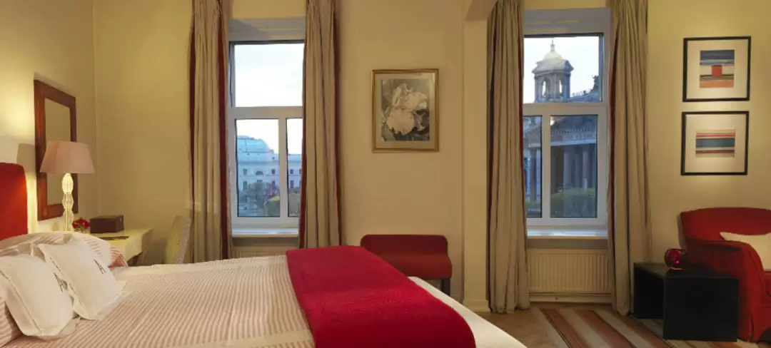 Полулюкс (Junior Suite) в гостинице «Англетер» Полулюкс (Junior Suite) в гостинице «Англетер»