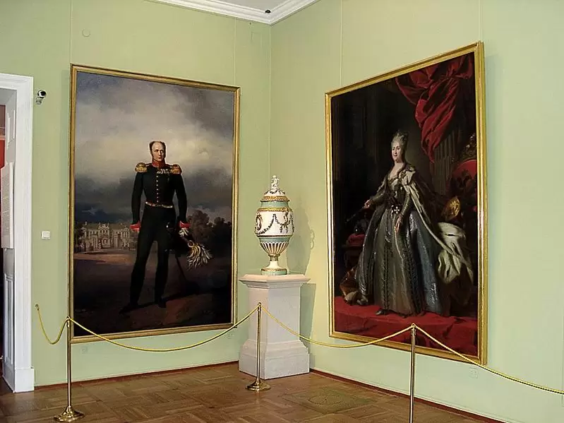 Портреты членов семьи Романовых, Екатерининский дворец в Царском Селе Портреты членов семьи Романовых, Екатерининский дворец в Царском Селе