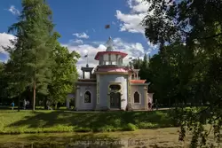 Павильон Скрипучая беседка