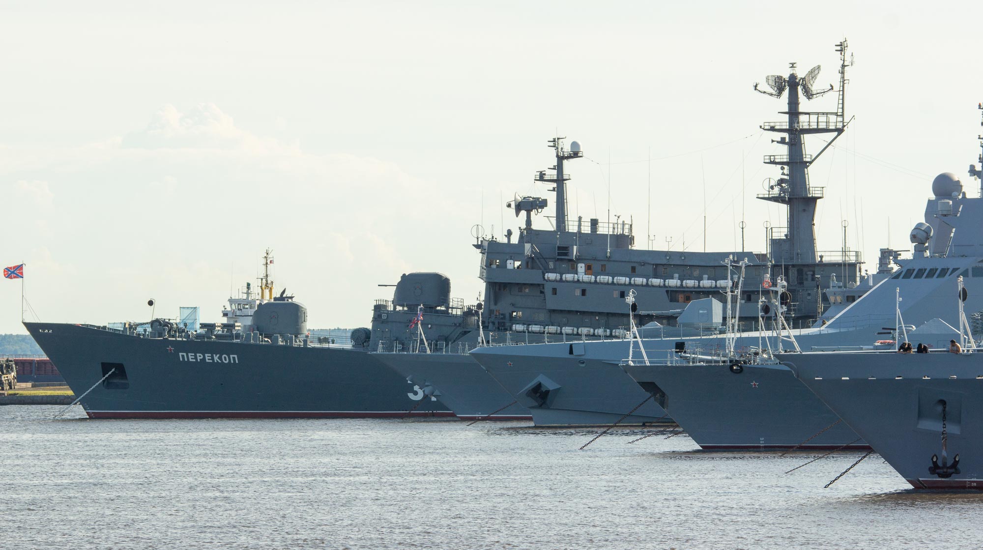 Военные корабли в Средней гавани Кронштадта Военные корабли в Средней гавани Кронштадта