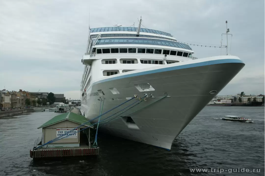 «Azamara Journey» в Санкт-Петербурге «Azamara Journey» в Санкт-Петербурге