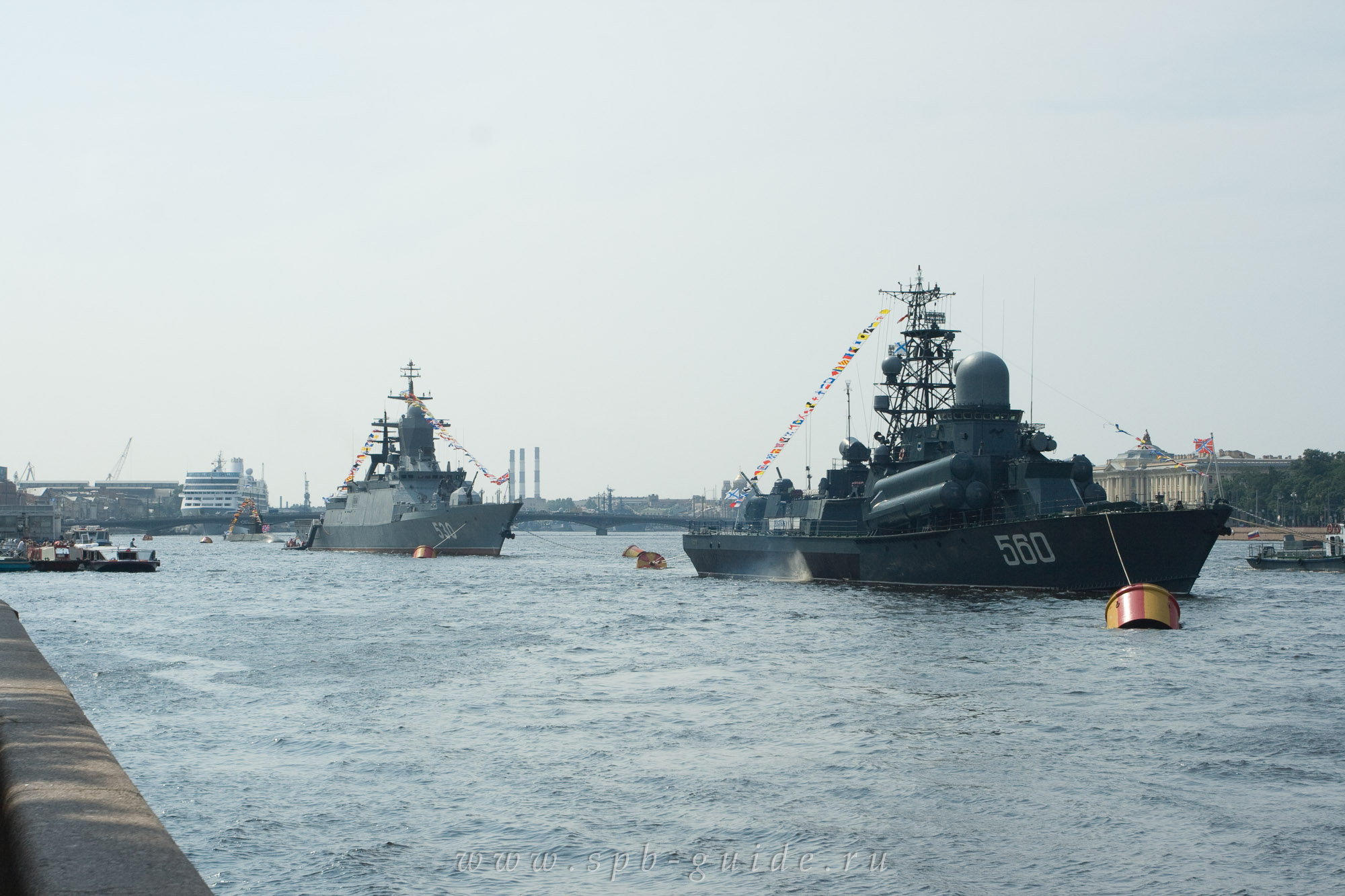 Парад кораблей в день Военно-морского флота 2010 г. Парад кораблей в день Военно-морского флота 2010 г.