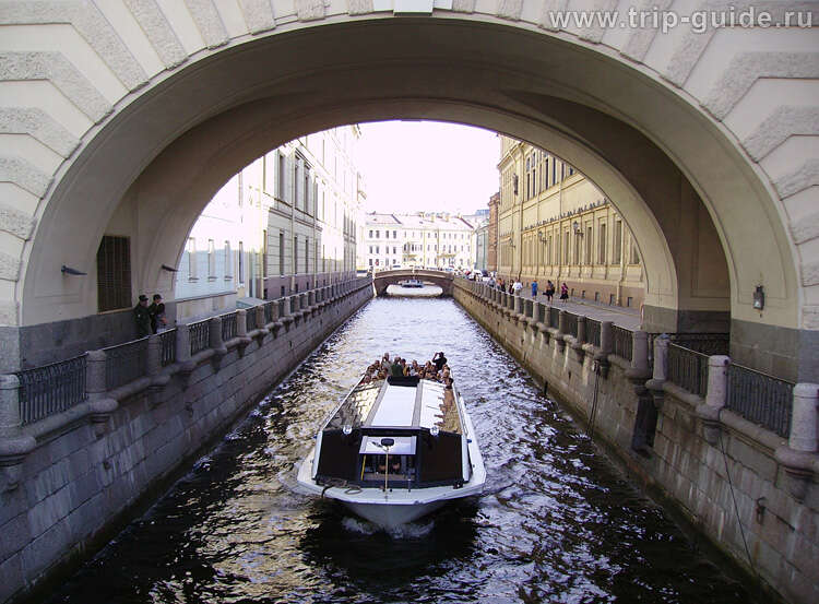 Речные прогулки по Санкт Петербургу