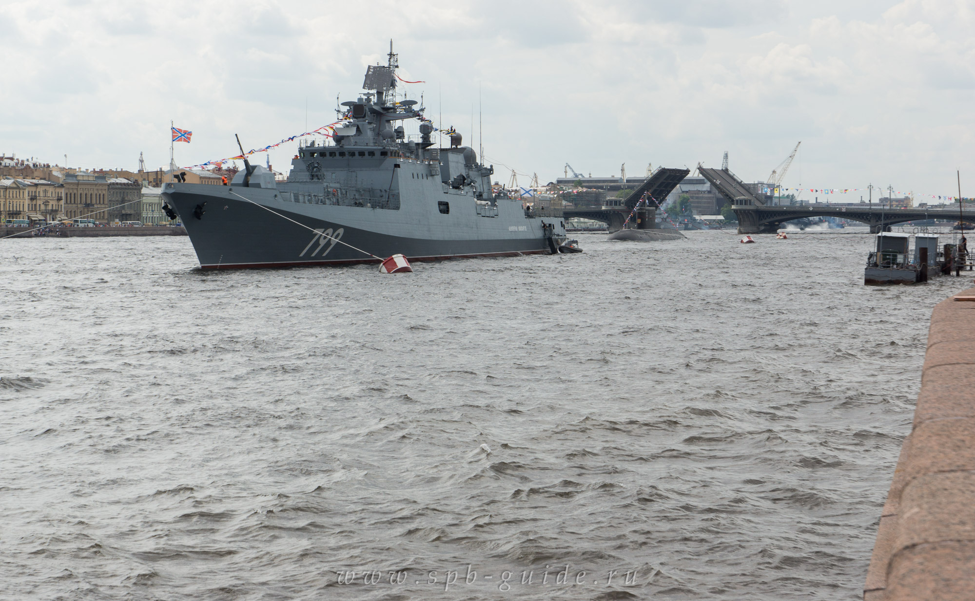 Сторожевой корабль «Адмирал Макаров» Сторожевой корабль «Адмирал Макаров»