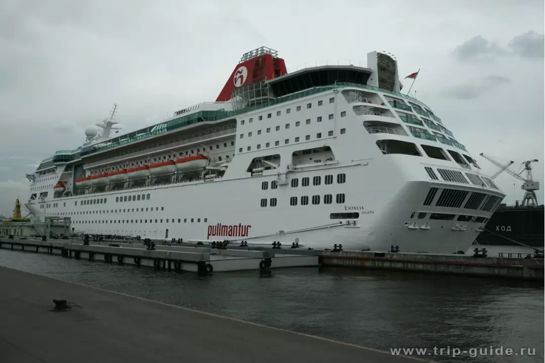 Теплоход «Empress» круизной компании Pullmantur Теплоход «Empress» круизной компании Pullmantur