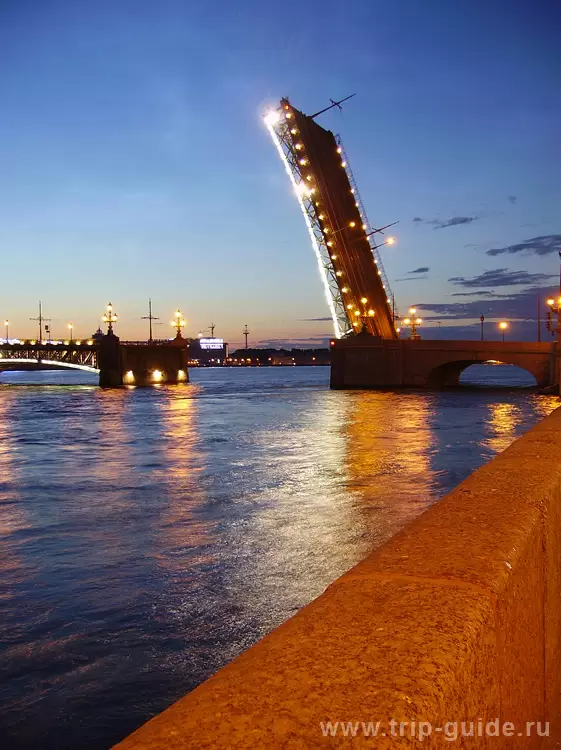 Развод Троицкого моста в Санкт-Петербурге Развод Троицкого моста в Санкт-Петербурге