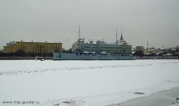 Крейсер «Аврора» во льдах